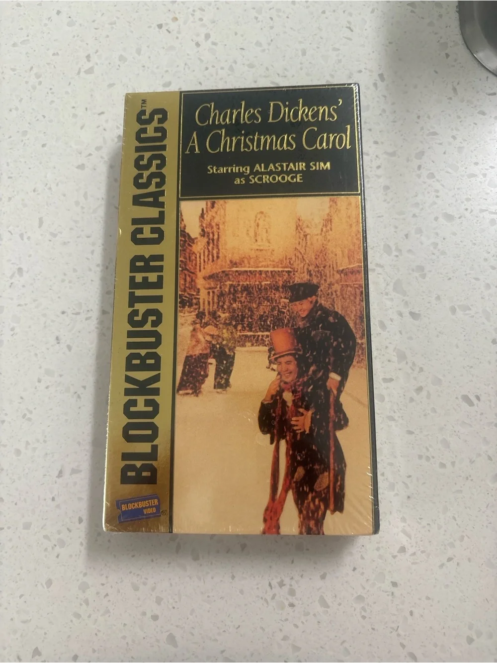 Charles Dickens' A Christmas Carol - Blockbuster Classics VHS - Gold/Black
